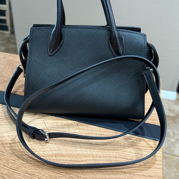 Prada Signature Monochrome - Picture 10 of 11